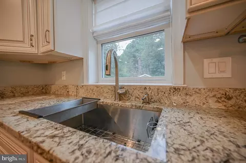 Kitchen - 9701 Massie Dr, Clinton, MD 20735 photo 6 of 15