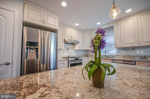 Kitchen - 9701 Massie Dr, Clinton, MD 20735 photo 3 of 15