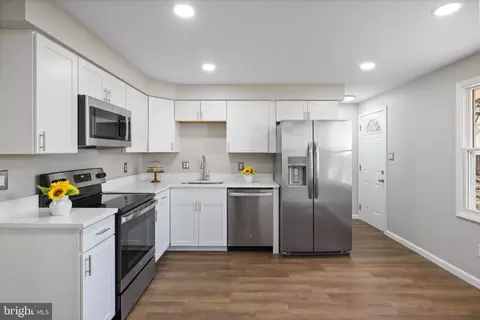 Kitchen - 6402 Cipriano Rd, Lanham, MD 20706 photo 2 of 5