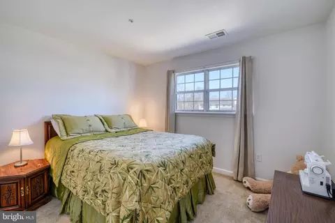 Bedroom - 10406 Libation Ct, Clinton, MD 20735 photo 14 of 17
