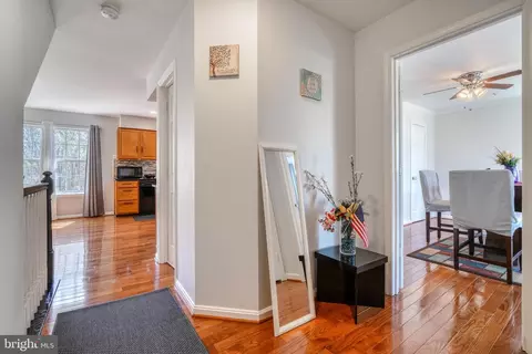 Entry Way - 10406 Libation Ct, Clinton, MD 20735 photo 2 of 3