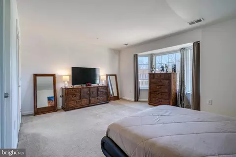 Bedroom - 10406 Libation Ct, Clinton, MD 20735 photo 4 of 17