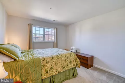 Bedroom - 10406 Libation Ct, Clinton, MD 20735 photo 13 of 17