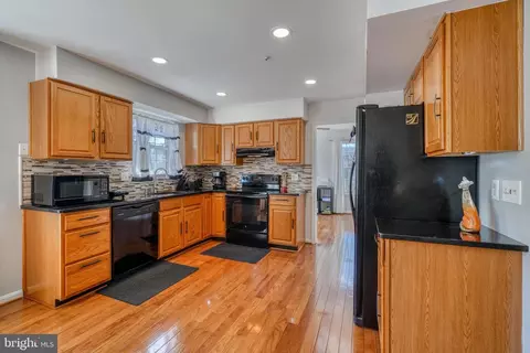 Kitchen - 10406 Libation Ct, Clinton, MD 20735 photo 4 of 6