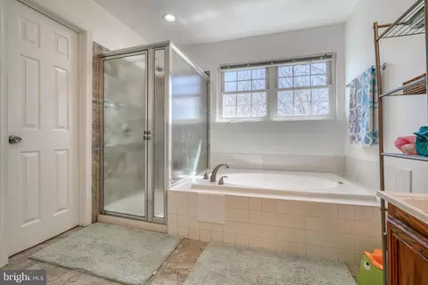 Bath - 10406 Libation Ct, Clinton, MD 20735 photo 6 of 13