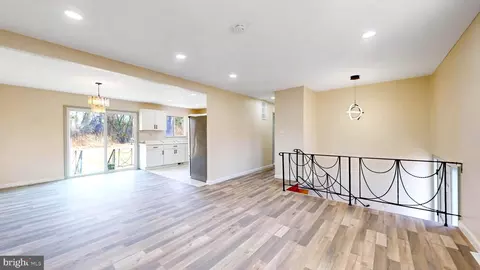 1404 Pine Grove Rd, Capitol Heights, MD 20743