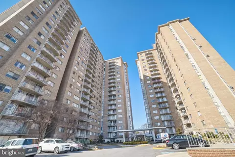 1836 Metzerott Rd #1720, Adelphi, MD 20783