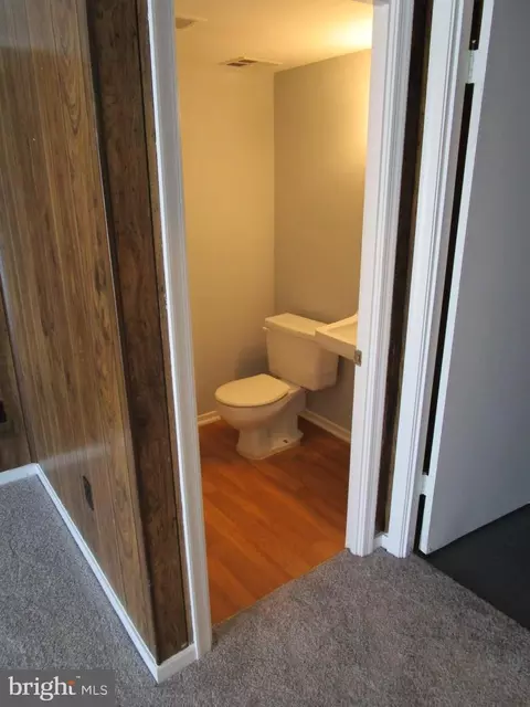 Bath - 236 Castleton Pl, Marlboro, MD 20774 photo 3 of 3
