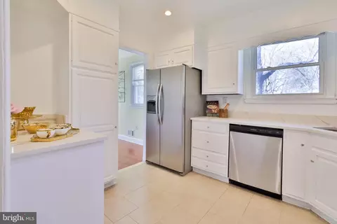 Kitchen - 9703 David Dr, Clinton, MD 20735 photo 3 of 5