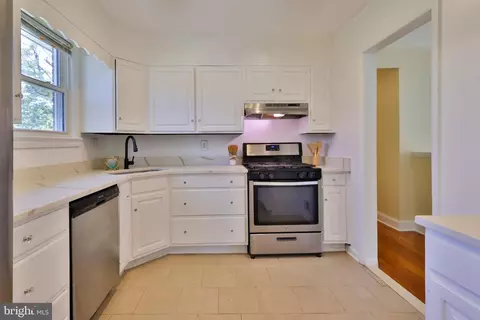 Kitchen - 9703 David Dr, Clinton, MD 20735 photo 2 of 5