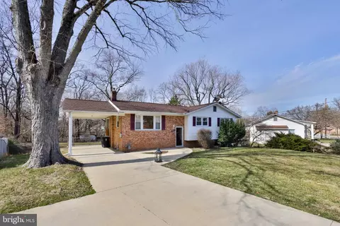 Exterior - 9703 David Dr, Clinton, MD 20735 photo 2 of 10