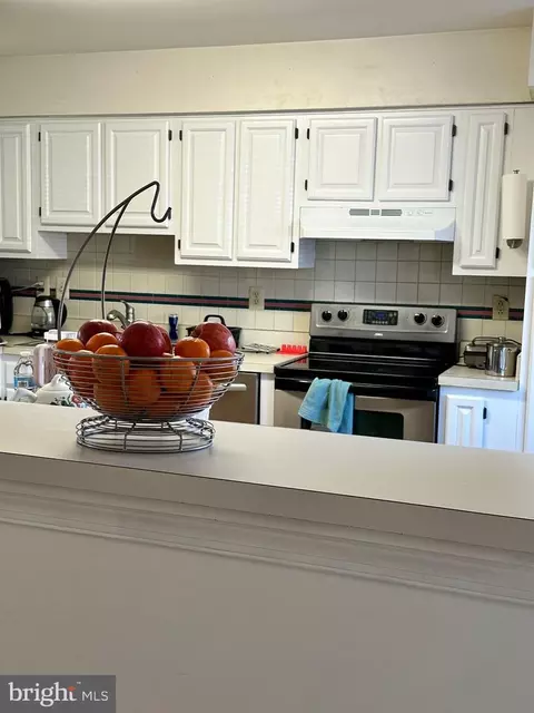 Kitchen - 15819 Erwin Ct, Bowie, MD 20716 photo 2 of 5