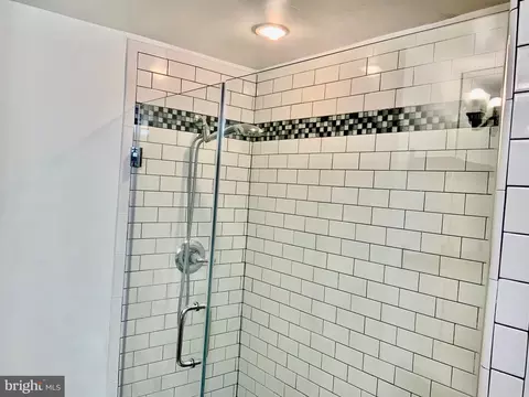 Bath - 9011 3rd St, Lanham, MD 20706 photo 2 of 5