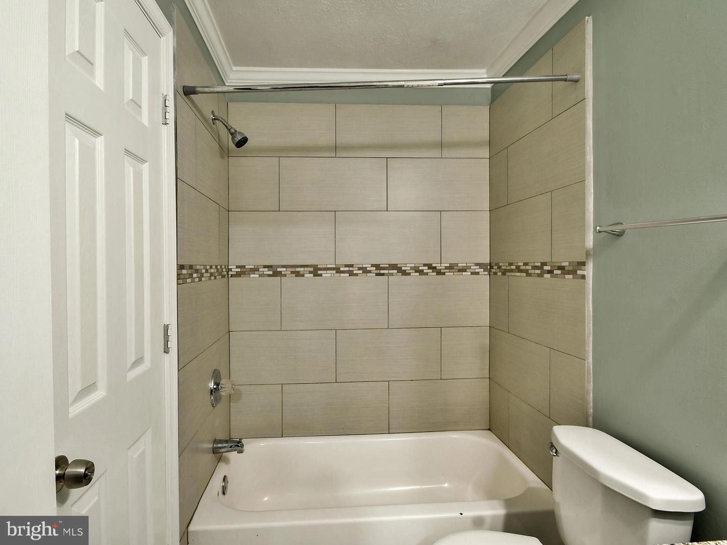 Bath - 7121 Cipriano Springs Dr, Lanham, MD 20706 photo 4 of 4