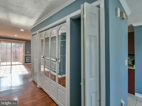 Entry Way - 7121 Cipriano Springs Dr, Lanham, MD 20706 photo 2 of 3