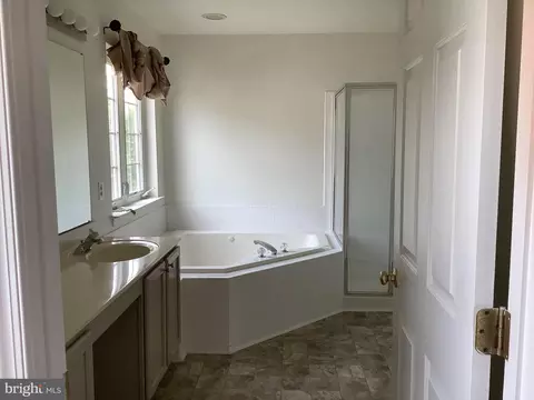 11207 Champlain Cir, Bowie, MD 20720 photo 39
