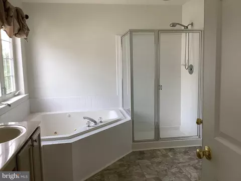 11207 Champlain Cir, Bowie, MD 20720 photo 38