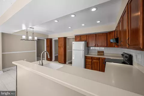 Kitchen - 12403 Cedarbrook Ln, Laurel, MD 20708 photo 8 of 8