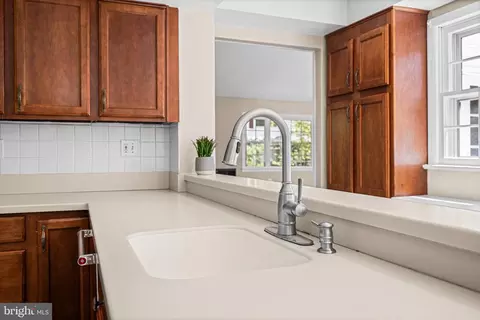 Kitchen - 12403 Cedarbrook Ln, Laurel, MD 20708 photo 4 of 8