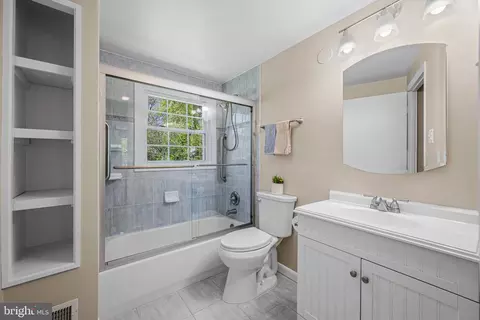 Bath - 12403 Cedarbrook Ln, Laurel, MD 20708 photo 2 of 5