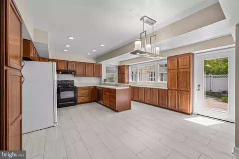 Kitchen - 12403 Cedarbrook Ln, Laurel, MD 20708 photo 1 of 8