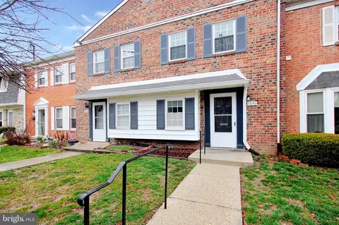 7952 Lakecrest Dr, Greenbelt, MD 20770