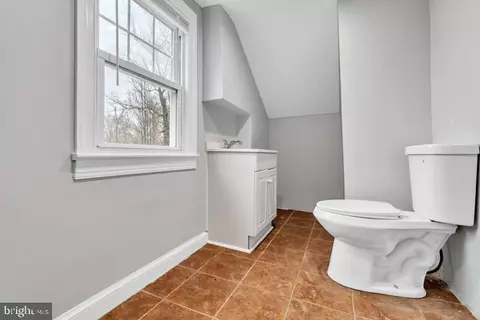 Bath - 13302 Williams Dr, Brandywine, MD 20613 photo 3 of 3