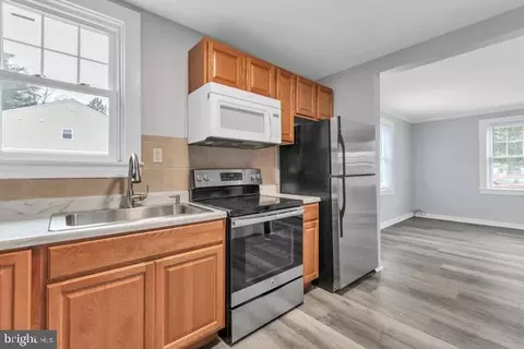 Kitchen - 13302 Williams Dr, Brandywine, MD 20613 photo 2 of 5