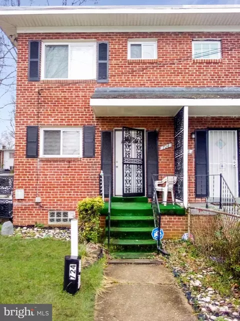 724 Audrey Ln, Oxon Hill, MD 20745