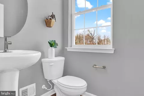Bath - 8705 Cherrybark Rd, Clinton, MD 20735 photo 1 of 5