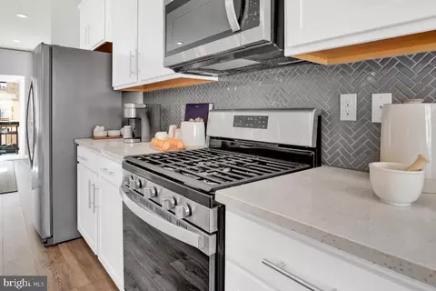 Kitchen - 8705 Cherrybark Rd, Clinton, MD 20735 photo 3 of 4