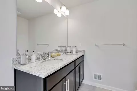 Bath - 8707 Cherrybark Rd, Clinton, MD 20735 photo 1 of 4