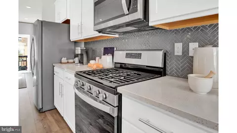 Kitchen - 8711 Cherrybark Rd, Clinton, MD 20735 photo 3 of 4