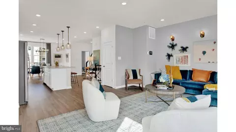 Living - 8711 Cherrybark Rd, Clinton, MD 20735 photo 5 of 8