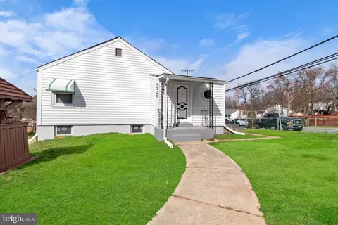 5220 58th Ave, Riverdale, MD 20737