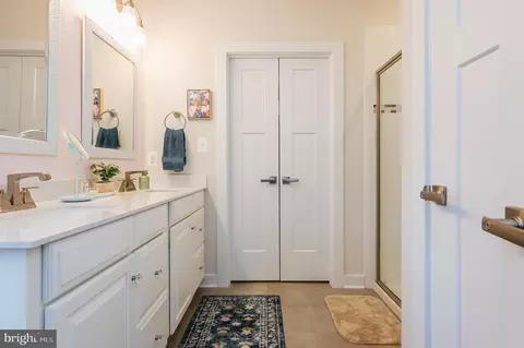 Bath - 14407 Quarry View Rd, Brandywine, MD 20613 photo 2 of 6