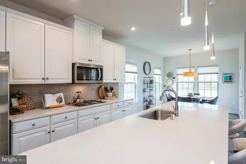 Kitchen - 14407 Quarry View Rd, Brandywine, MD 20613 photo 7 of 9