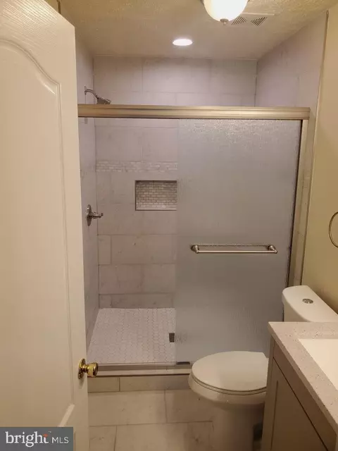 Bath - 705 Risa Rd, Marlboro, MD 20774 photo 2 of 2