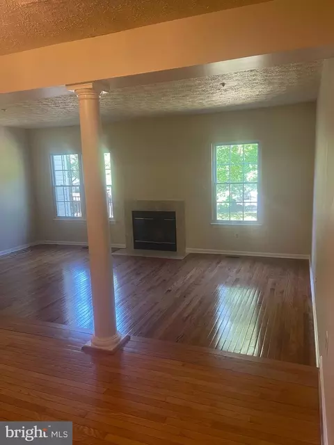 Living - 705 Risa Rd, Marlboro, MD 20774 photo 1 of 1