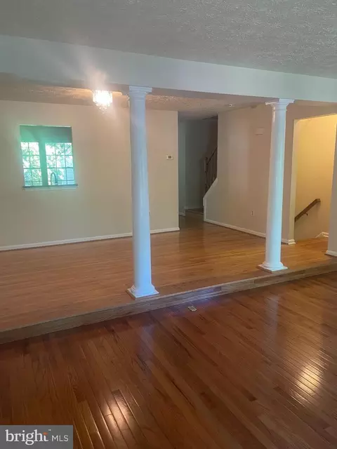 Entry Way - 705 Risa Rd, Marlboro, MD 20774 photo 2 of 6