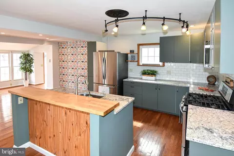 Kitchen - 411 Laurel Ave, Laurel, MD 20707 photo 4 of 7