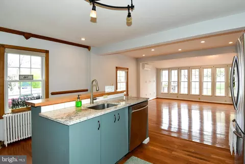 Kitchen - 411 Laurel Ave, Laurel, MD 20707 photo 6 of 7