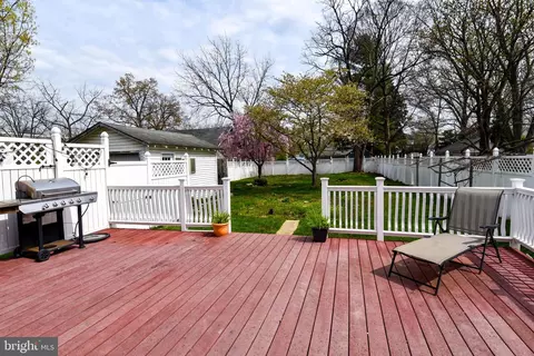 Exterior - 411 Laurel Ave, Laurel, MD 20707 photo 5 of 10