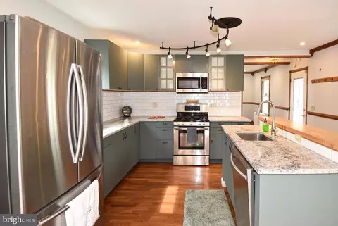 Kitchen - 411 Laurel Ave, Laurel, MD 20707 photo 5 of 7