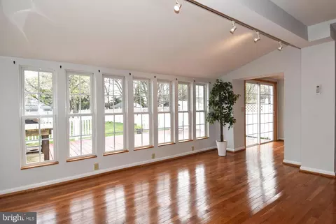 Living - 411 Laurel Ave, Laurel, MD 20707 photo 2 of 2