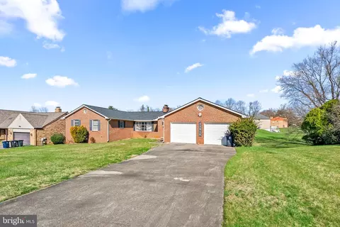11816 Decesaris Blvd, Bowie, MD 20721 photo 2