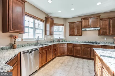 Kitchen - 13005 Davenport Dr, Brandywine, MD 20613 photo 3 of 5