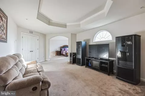 Living - 13005 Davenport Dr, Brandywine, MD 20613 photo 2 of 3
