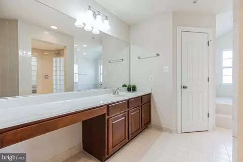 Bath - 13005 Davenport Dr, Brandywine, MD 20613 photo 3 of 7