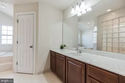 Bath - 13005 Davenport Dr, Brandywine, MD 20613 photo 2 of 7